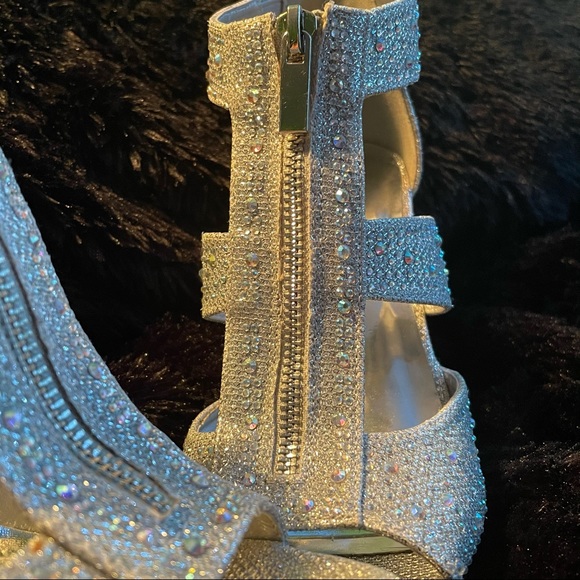 Silver High Heels - Picture 4 of 6